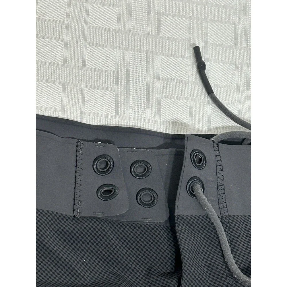 Lululemon El Current Board Shorts Mens Size 30-32 Non-Lined Black Gray Swim Surf